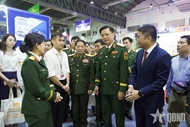 Viettel showcases wide range of digital-life technologies at Vietnam - Laos trade connection fair
